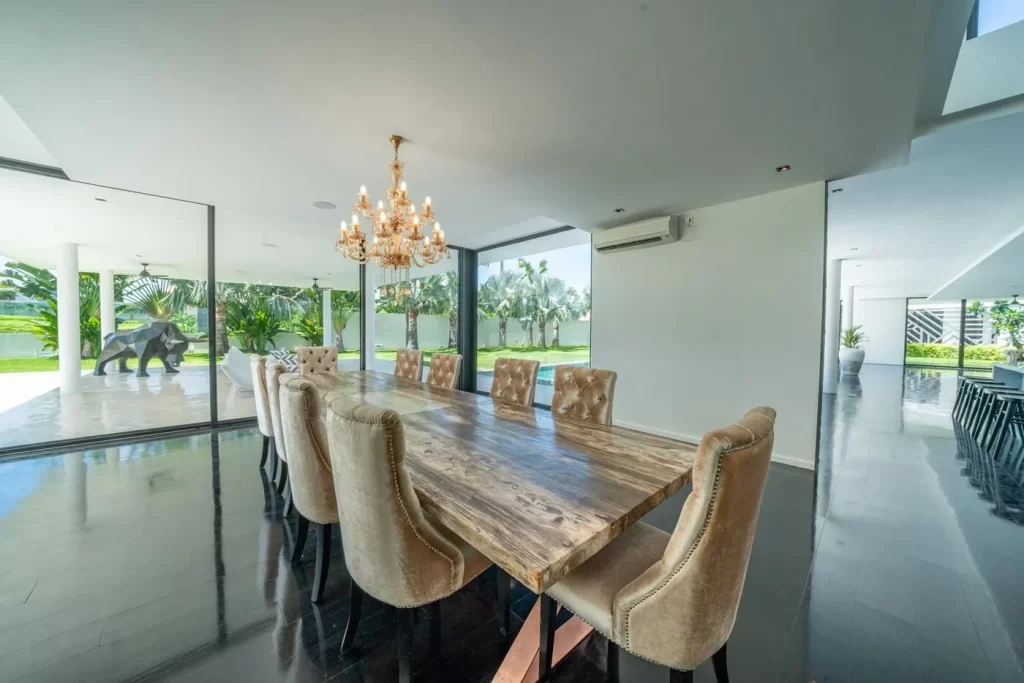 Bullhouse Villa Dining Room